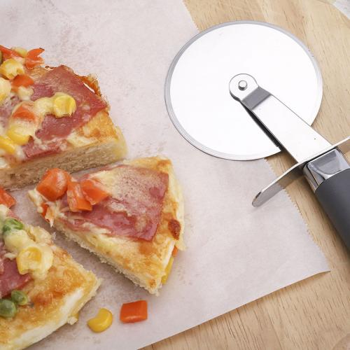 Custom Color Pizza Slicer Multifunction pizza cutter with handle
